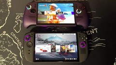 Las consolas portátiles para videojuegos MSI Claw 8 AI+ y Lenovo Legion Go 2, una al lado de la otra, durante una comparación de rendimiento.