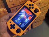 Una foto de una unidad de venta Powkiddy P36S en su acabado naranja.