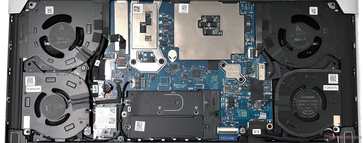 El Alienware x15 R2 tiene un sistema de refrigeración de cuatro ventiladores y cuatro tubos de calor