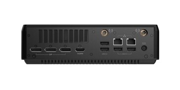 Dispone de dos puertos Ethernet rápidos (Fuente de la imagen: Zotac)