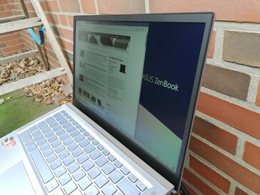 Asus ZenBook 14 - Uso al aire libre