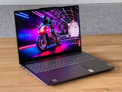 En revisión: Lenovo Yoga Pro 9i 16 G9. Dispositivo de prueba proporcionado por: