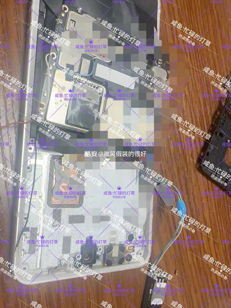 La placa base QRD8975 situada encima del propio QRD