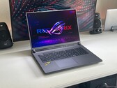 Análisis del Asus ROG Strix G18 2025 - Un portátil para juegos de 18 pulgadas con la potente AMD 9955HX y RTX 5070