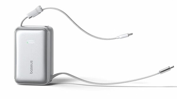 El Baseus PicoGo AR11 cuenta con dos cables USB-C integrados, uno de los cuales es retráctil.