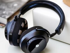 Los últimos auriculares EEG de Neurable son más ligeros y asequibles. (Fuente de la imagen: Neurable)