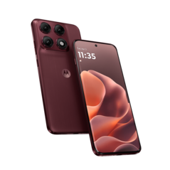 La Motorola Edge 70 Pro+ en Pantone Zinfandel.