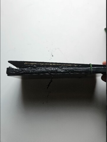 Una captura lateral del Xiaomi Redmi Note 13 Pro 5G explosionado (Fuente de la imagen: Sri Varshan; captura de pantalla)