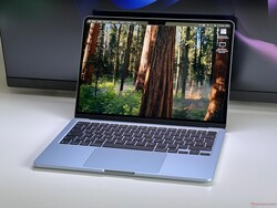 El MacBook Air 13 (modelo M4) es un buen portátil educativo