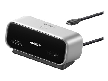 Concentrador USB-C de sobremesa de Anker en color plata starlight