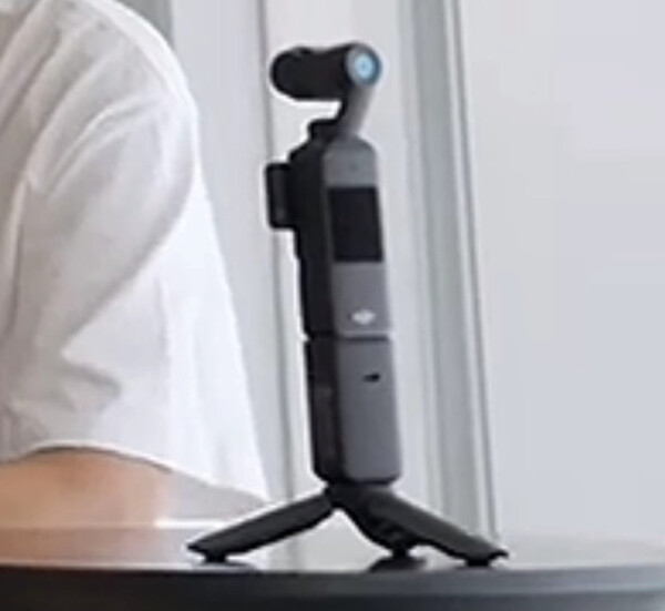 En agosto también apareció una segunda imagen en la que se veía supuestamente el DJI Osmo Pocket 4. (Fuente de la imagen: vía Fixed Focus Digital)