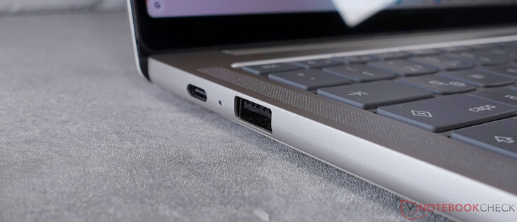 USB-C (PD y DP), USB-A 3.1 Gen 1