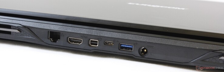 Detrás: Gigabit RJ-45, HDMI 2.0, mDP 1.3, USB 3.0 Tipo C, USB 3.0 Tipo A, adaptador de CA