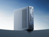 El MS-01 SE puede equiparse con hasta 64 GB de memoria RAM DDR4. En la imagen: una fotografía promocional en la que se muestra la parte frontal del mini PC.