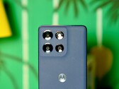 El Motorola Moto G86 Power tiene una batería enorme y una pantalla muy brillante. (Fuente de la imagen: Notebookcheck)