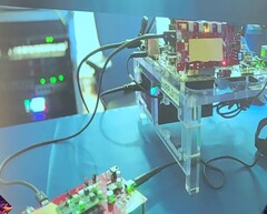 Sistema de prueba que muestra los conectores Thunderbolt de nueva generación (Fuente de la imagen: Tom's Hardware)