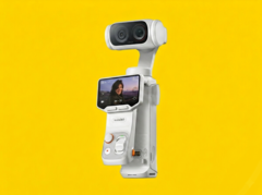 El mando a distancia desmontable de la Insta360 Luna Ultra alberga la pantalla OLED.