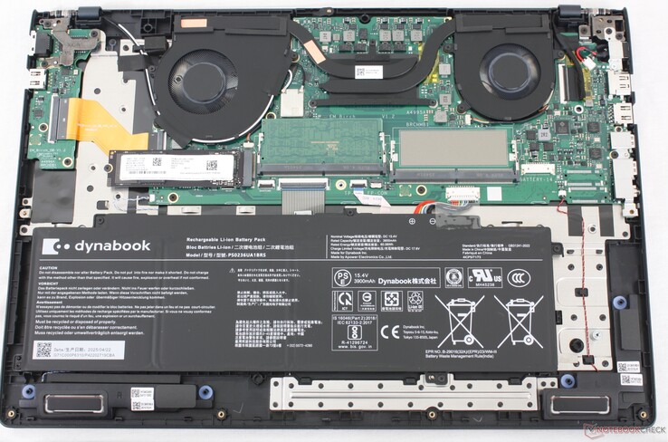 Fácil de mantener con una SSD M.2 2280 accesible y dos ranuras SODIMM DDR5