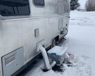 El Bitcoin Antminer S9 fue colocado en una pequeña caja fuera del remolque de viaje Airstream de 22 pies de largo (Imagen: Michael Schmid)