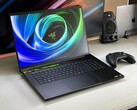 Jugador extremadamente rápido, pero comparativamente silencioso - Análisis del portátil Razer Blade 18 2025 RTX 5090