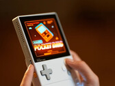 La AYANEO Pocket DMG depende de una batería de 6.000 mAh. (Fuente de la imagen: AYANEO)