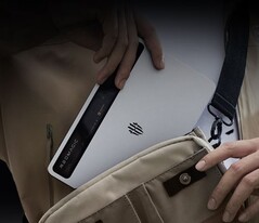 La RedMagic Gaming Tablet 3 Pro es una tableta compacta con pantalla OLED. (Fuente de la imagen: RedMagic)