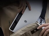 La RedMagic Gaming Tablet 3 Pro es una tableta compacta con pantalla OLED. (Fuente de la imagen: RedMagic)
