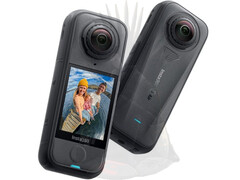 La Insta360 X4 Air en su opción de color negro grafito. (Fuente de la imagen: vía Igor Bogdanov)