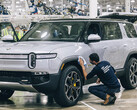 Las primeras entregas del SUV eléctrico R1S pretenden mantener la promesa de lanzamiento de Rivian en diciembre