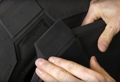 Los cubreruedas cibernéticos de Tesla parecen estar causando algunos problemas a la camioneta 