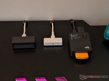 Anclajes magnéticos para la organización de cables.