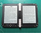 El e-reader DIY de doble pantalla (Fuente de la imagen: hilo de spacerower en Reddit)
