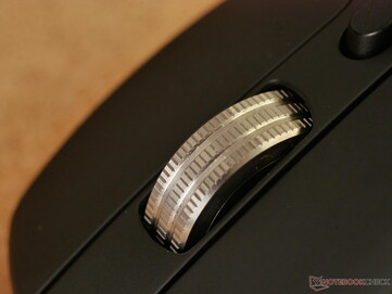 Textura de la rueda de desplazamiento metálica Keychron M6 8K. 