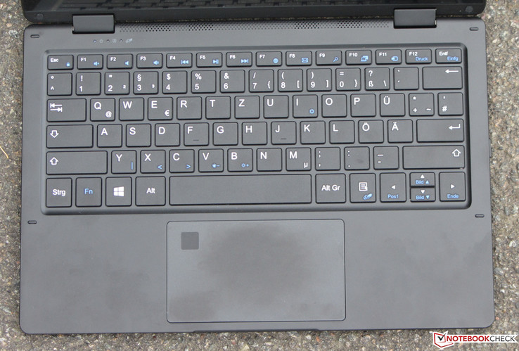 Un vistazo al teclado y al trackpad del Yourbook C11b