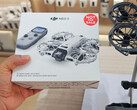 Supuesto embalaje comercial del DJI Neo 3 junto a un dron Neo 2.
