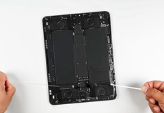 El iPad Apple es casi imposible de reparar, y las caras piezas de repuesto hacen que las reparaciones sean menos atractivas. (Fuente de la imagen: iFixit)