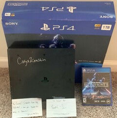 Consola PlayStation 4 autografiada por CoryxKenshin ahora en eBay por 25.000 dólares (Fuente: eBay)