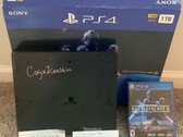 Consola PlayStation 4 autografiada por CoryxKenshin ahora en eBay por 25.000 dólares (Fuente: eBay)