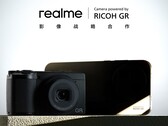 Ya es oficial: La asociación entre Realme y Ricoh GR ya está preparando la cámara del GT8 Pro para competir con el Xiaomi 17 Pro y el Oppo Find X9 Pro. (Fuente de la imagen: Ricoh/Realme)