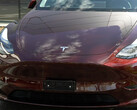 Giga Berlin Model Y en el nuevo color Midnight Cherry Red (imagen: Vision E Drive/YT)