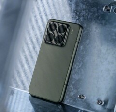 Se espera que la Xiaomi 15S Pro tenga el mismo aspecto que la Xiaomi 15 Pro. En la foto - Xiaomi 15 Pro (Fuente de la imagen: Lee Qi)