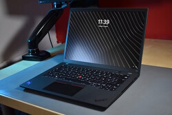 en revisión: Lenovo ThinkPad T14 G4 Intel, muestra proporcionada por