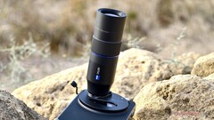 Junto con la Vivo X300 Ultra, también se espera el lanzamiento de un nuevo teleconvertidor y una Vivo X300 Max; asimismo, se informa de que está prevista una mini cámara Vivo para 2026.