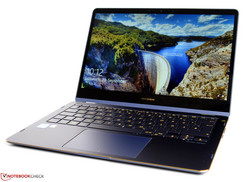 En análisis: El Asus ZenBook Flip S UX370UA, Modelo de pruebas cortesía de Campuspoint.