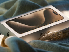 Apple podría alejarse por fin de su diseño Dynamic Island con el iPhone 19 Pro y Pro Max. (Fuente de la imagen: Yuheng Ouyang - Unsplash)
