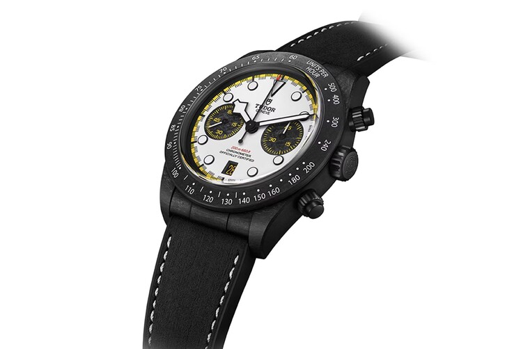 El reloj Tudor Black Bay Chrono Carbon 26 tiene dos subesferas de segundos 