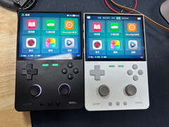 El TrimUI Brick Pro corre Android en lugar de Linux.