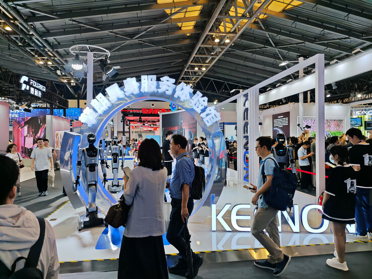 El XMANF1 expuesto en su stand de la WAIC 2025. (Fuente: Keenon)
