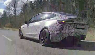 Pruebas en autopista del Model 3 Performance 2024