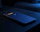 El Sharp Aquos R11 cuenta con una tira de LED RGB en el módulo de la cámara.